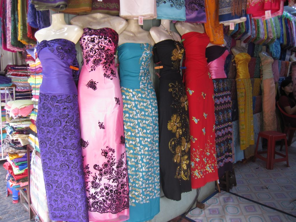 ミャンマーの民族衣装ロンジー